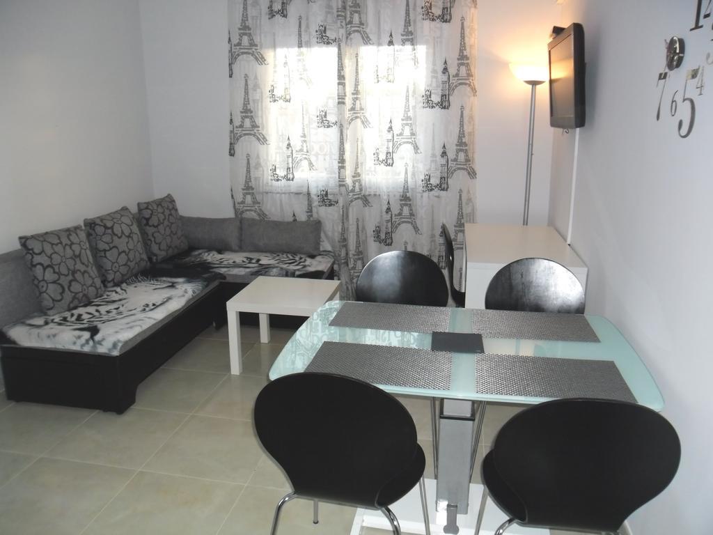 Apartments Jerine Tribalj Habitación foto