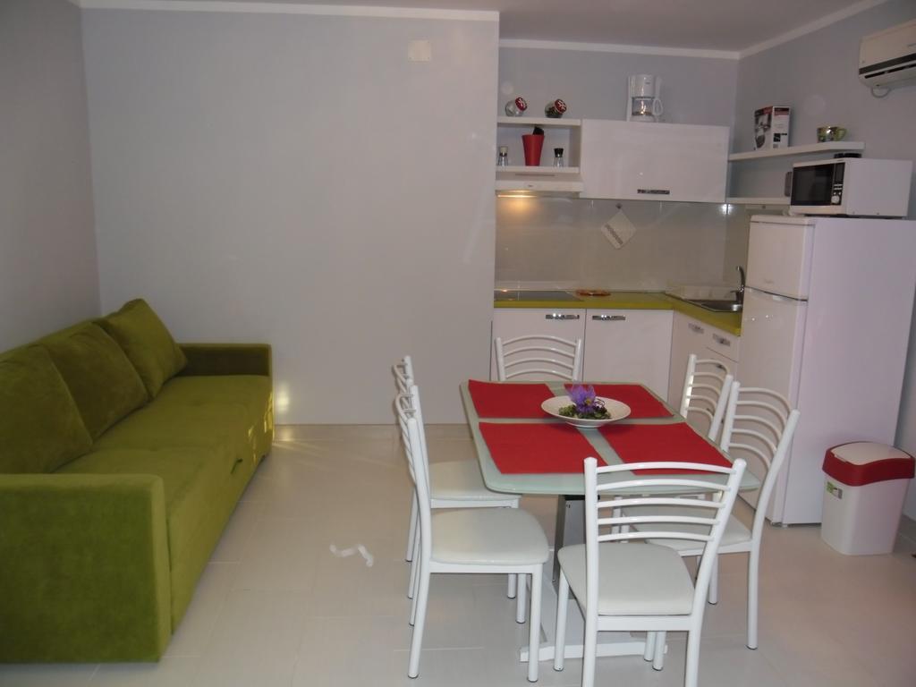 Apartments Jerine Tribalj Habitación foto