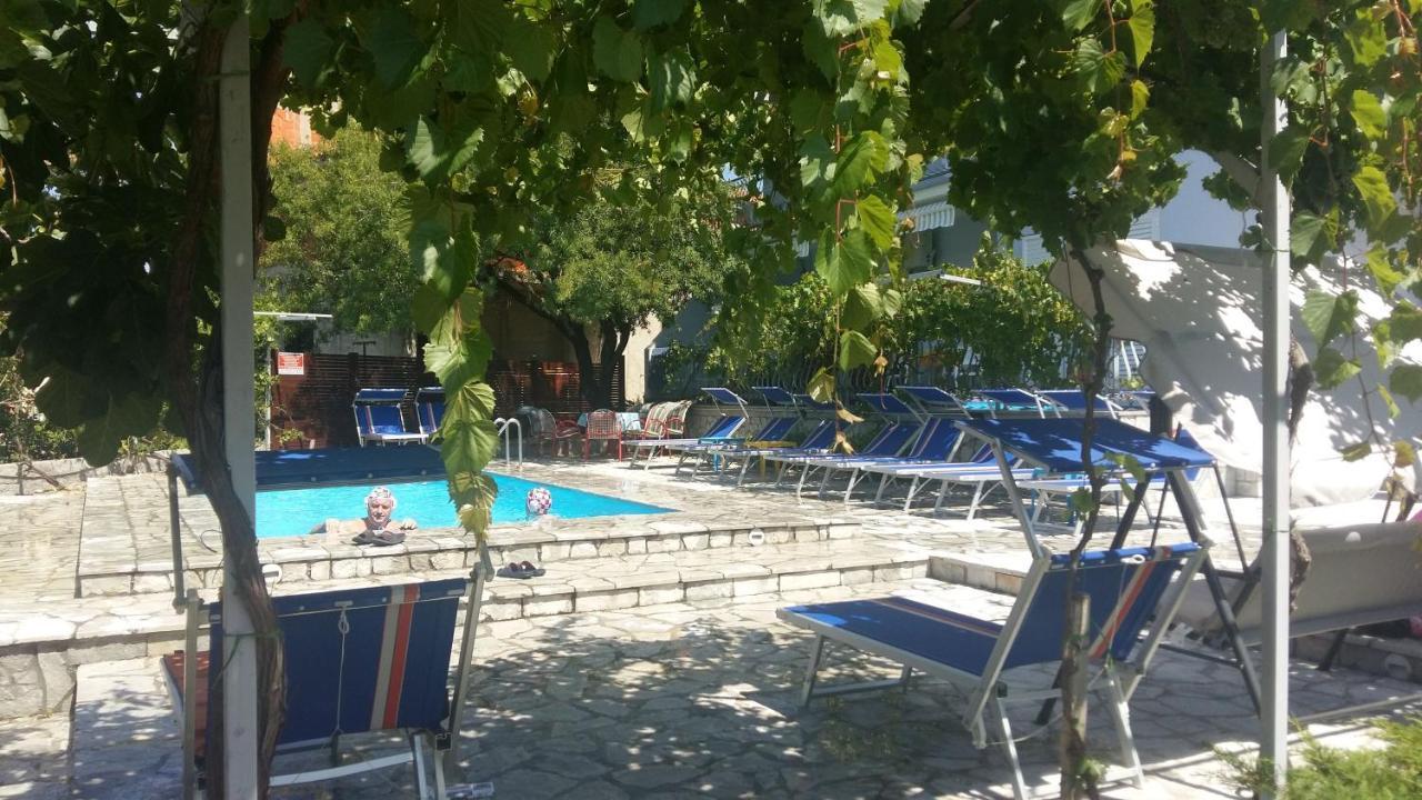 Apartments Jerine Tribalj Exterior foto